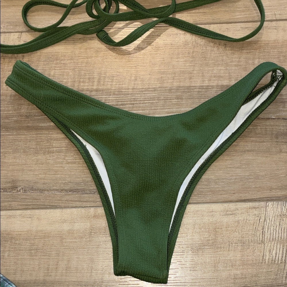 M | Zaful Elegant Green Ruffled Bikini Set WrapAround Strings Ruched Back Size 6 - Picture 4 of 10
